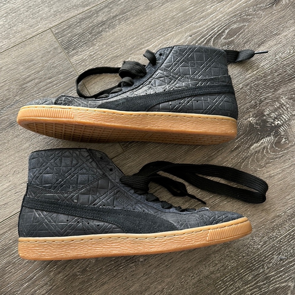 BRAND NEW Puma suede mid cut shoes